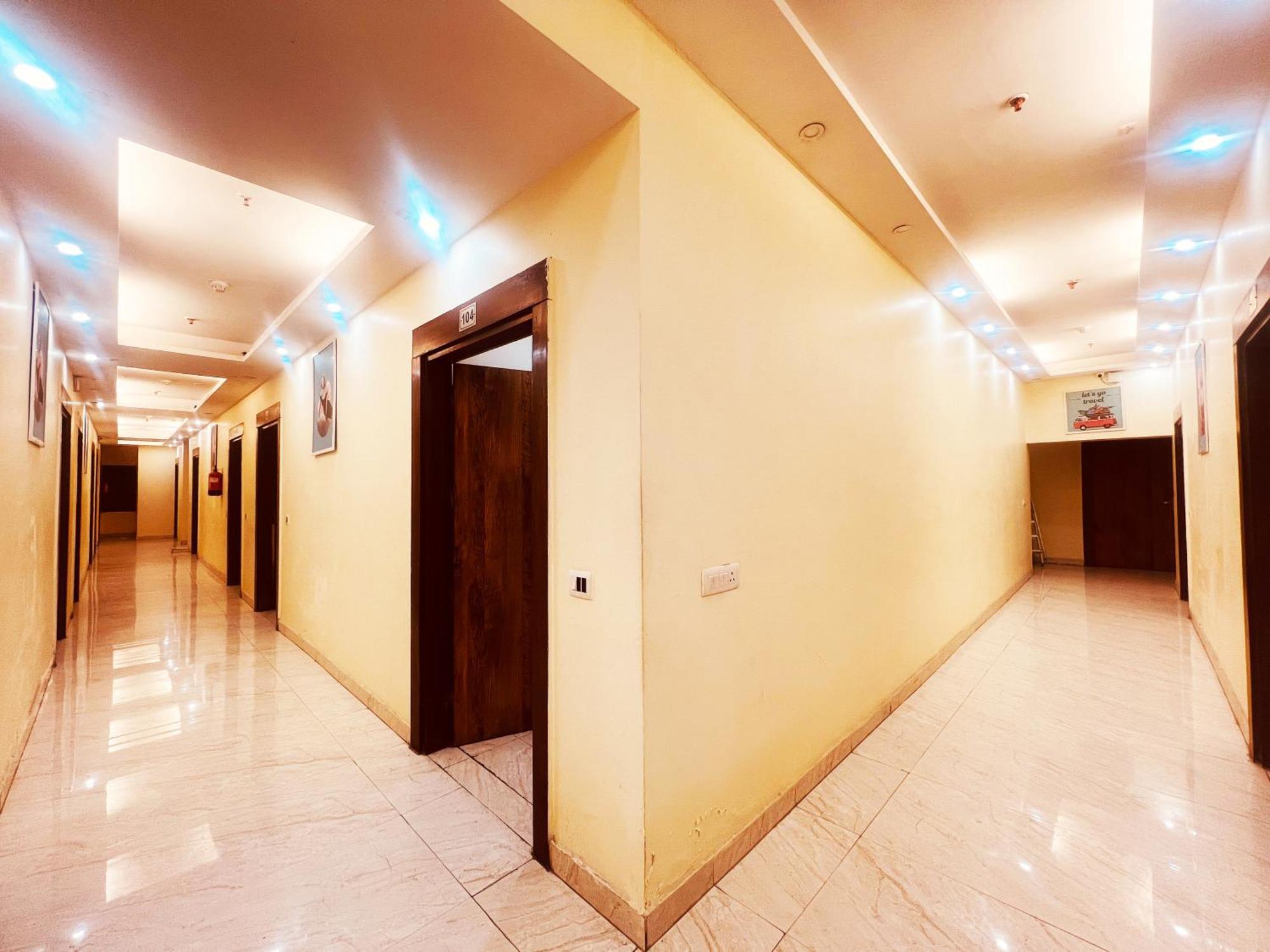 ניו דלהי Hotel Lagoona And Banquet Hall מראה חיצוני תמונה